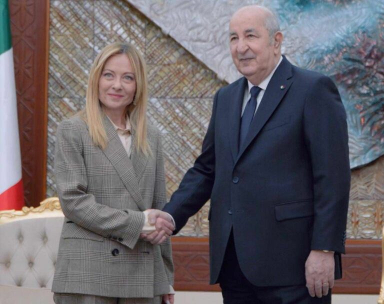 استنجد غريق بغريق: ميلوني في الجزائر بحثاً عن طوق نجاة اقتصادي، وتبون يحاول حصد انتصار معنوي.